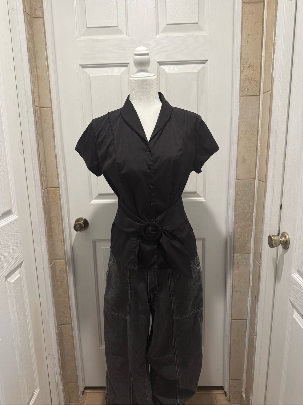 Dress Barn Black Short-Sleeve Buttoned Blouse with Buckle Belt